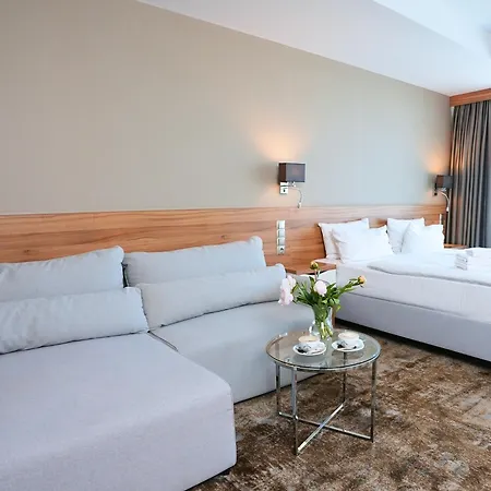 Baltic Plaza Medi فندق